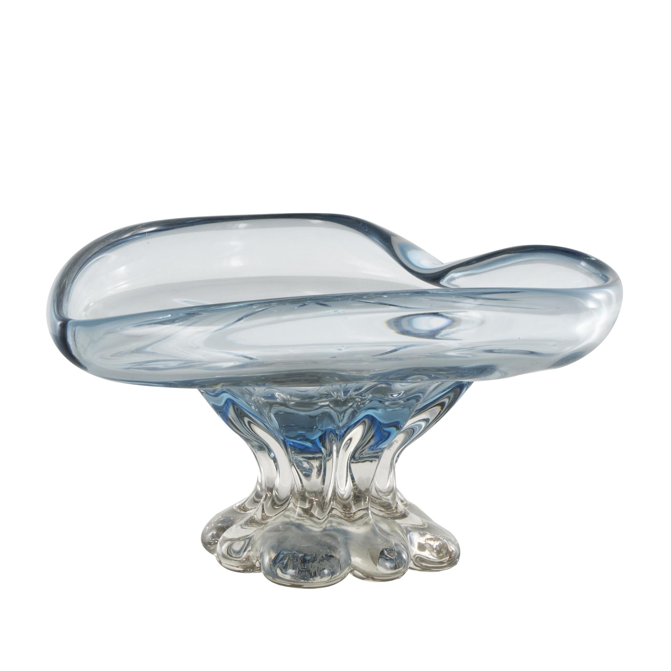 DecMode 11" Round Ombre Heart Blue Glass Decorative Bowl with Folded Curve Opening and Scalloped Base