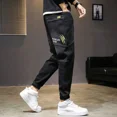 thumbnail image 4 of Pantalones vaqueros cargo para hombre, pantalones de invierno negros con bolsillos estampados, ajustados, de alta calidad, estilo coreano, de talla grande, 4 of 5