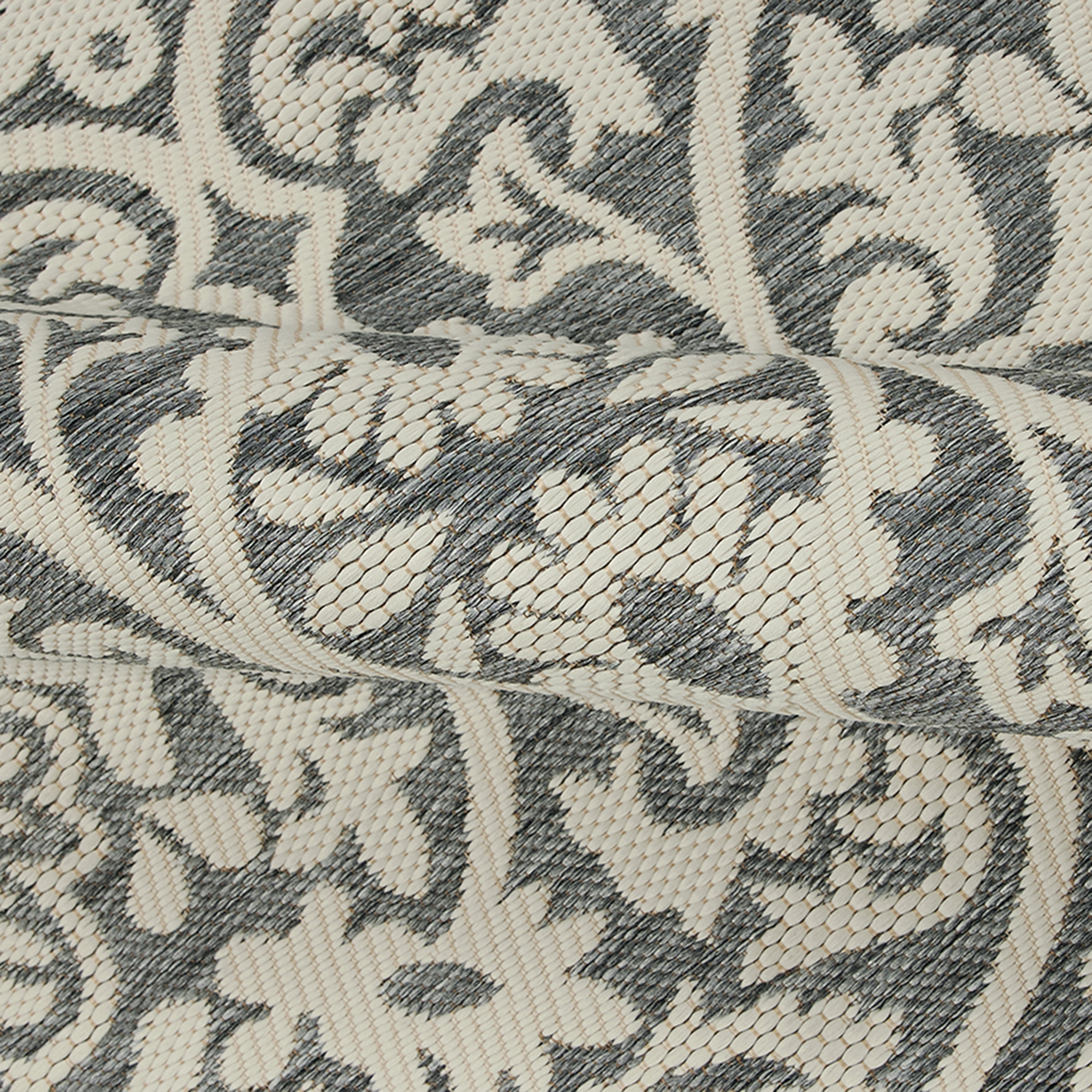 Mainstays 5' x 7' Gray Medallion Outdoor Rug