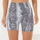 thumbnail image 3 of Pantalones cortos de yoga con estampado digital sin costuras, pantalones cortos de otoño e invierno para mujer, pantalones de yoga adelgazantes de cintura alta que contraen el vientre, color melocotón, 3 of 5