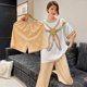 thumbnail image 1 of Pijama de seda de hielo para mujer, conjunto de tres piezas de cuello redondo, manga corta y fina, estampado de moda, estilo novio, ropa para el hogar, 1 of 6