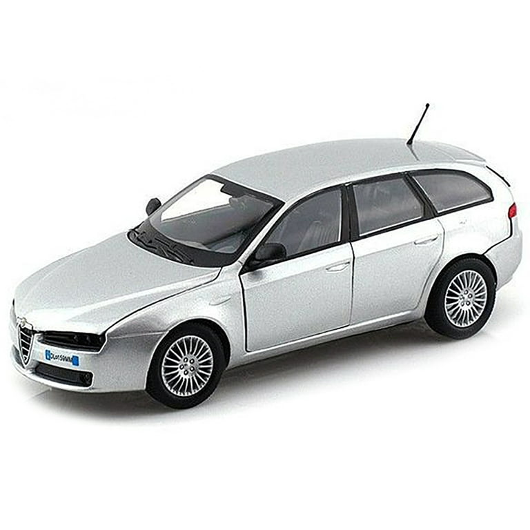 Alfa Romeo 159 SW Silver 1/24 Diecast Car Model by Motormax