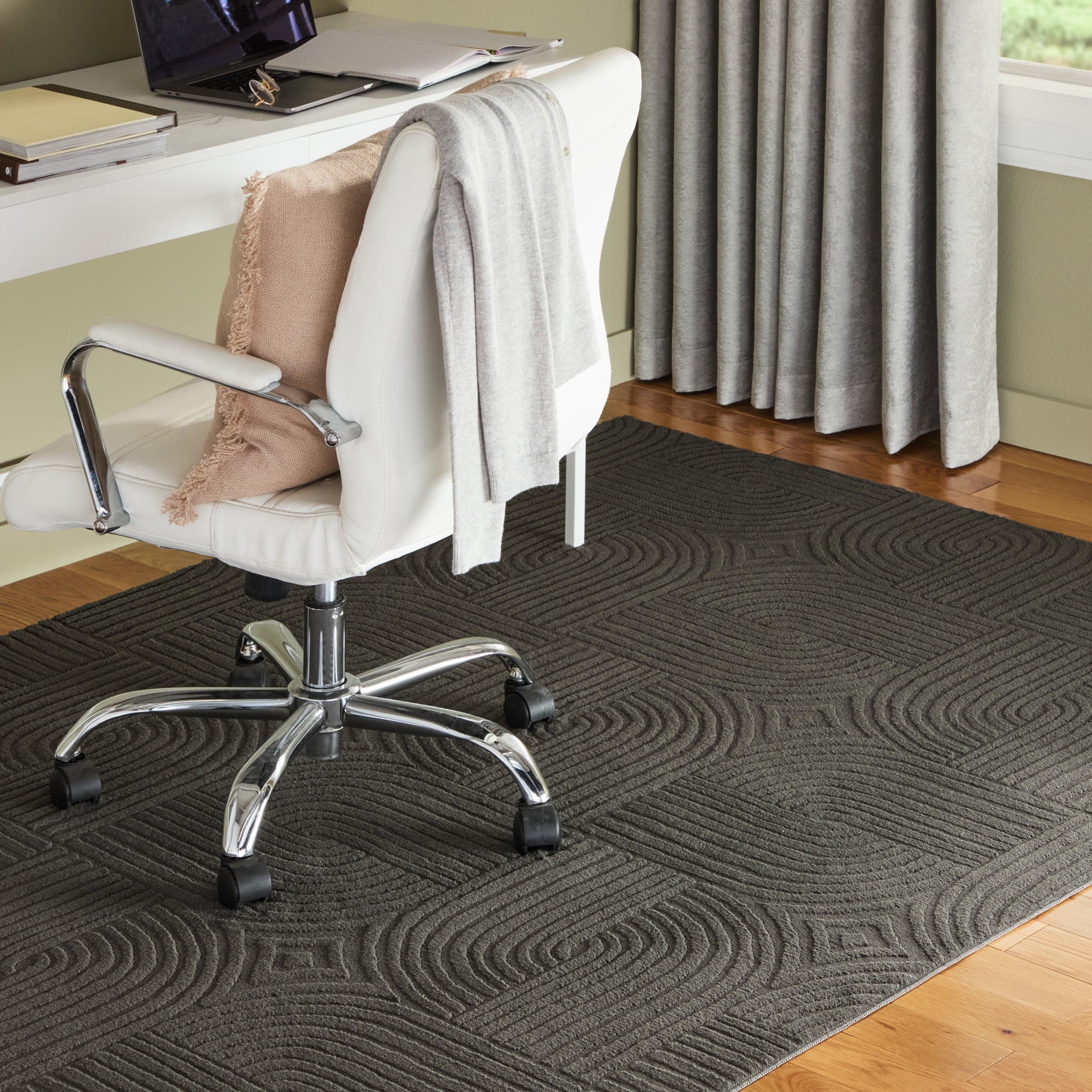 TOWN & COUNTRY EVERYDAY Stone Geo Curve Soft Felt Everwash®, Machine Washable Area Rug with Non-Slip Backing, Geometric Rug, Charcoal Grey, 1'7"x2'11"