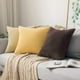 thumbnail image 4 of Paquete de 2 Fundas de Cojín Cuadradas Decorativas de Terciopelo Suave y Suave Fundas de Cojín Fundas de Almohada para Sofá Dormitorio Coche 18 x 18 Pulgadas 45 x 45 cm Amarillo Brillante brillar Hogar, 4 of 6