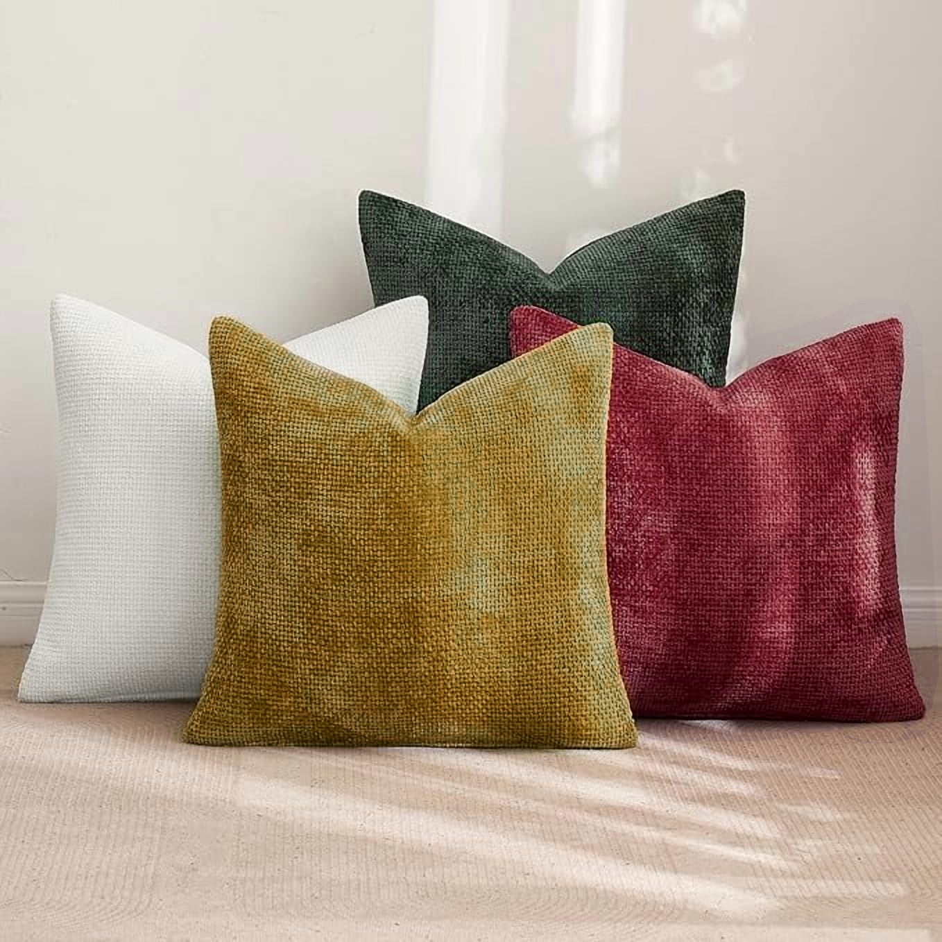 SUSIELADY Set of 4 Decorative Throw Pillow Covers 18x18 Inch, Soft Chenille Cushion Covers for Couch Sofa Bed, Boho Farmhouse Style for Living Room & Bedroom Decor, Christmas Red/Green