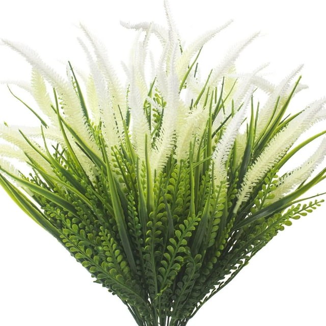 Xiao Hua 12 paquetes de plantas artificiales de exterior con césped artificial y flores, resistentes a los rayos UV, para decorar jardineras, porches y ventanas (blanco)