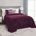thumbnail image 2 of Cobertor Ligero King Size Elefantito Gala Color Vino Suave Textura 3D, 2 of 7