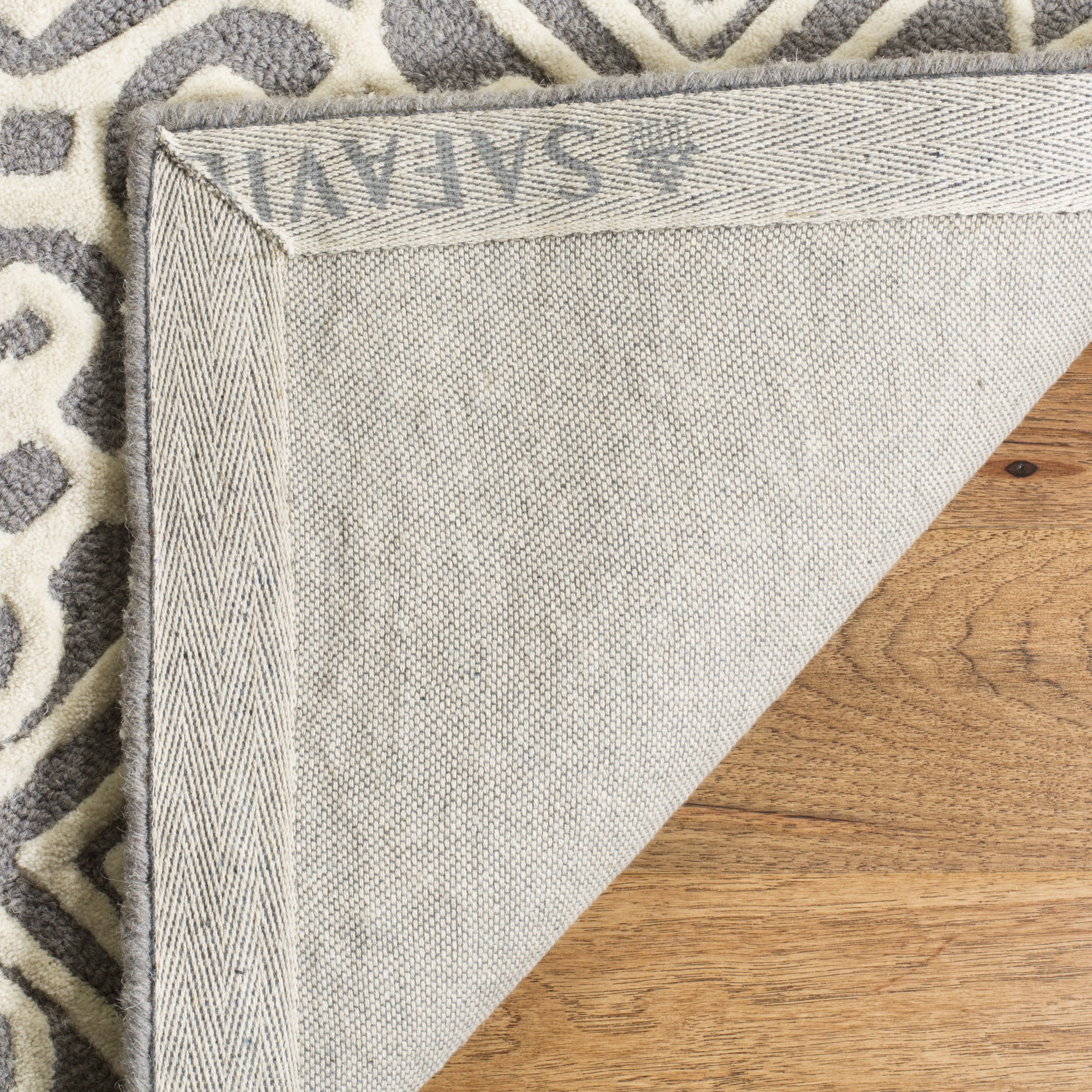 SAFAVIEH Cambridge Mirko Geometric Wool Runner Rug, Dark Gray/Ivory, 2'6" x 8'