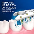 thumbnail image 2 of Oral-B Pulsar, cepillo de dientes 3D White Advanced Vivid Soft con batería, paquete doble, paquete de cepillo de dientes, artículos básicos de viaje (los colores pueden variar), 2 of 5