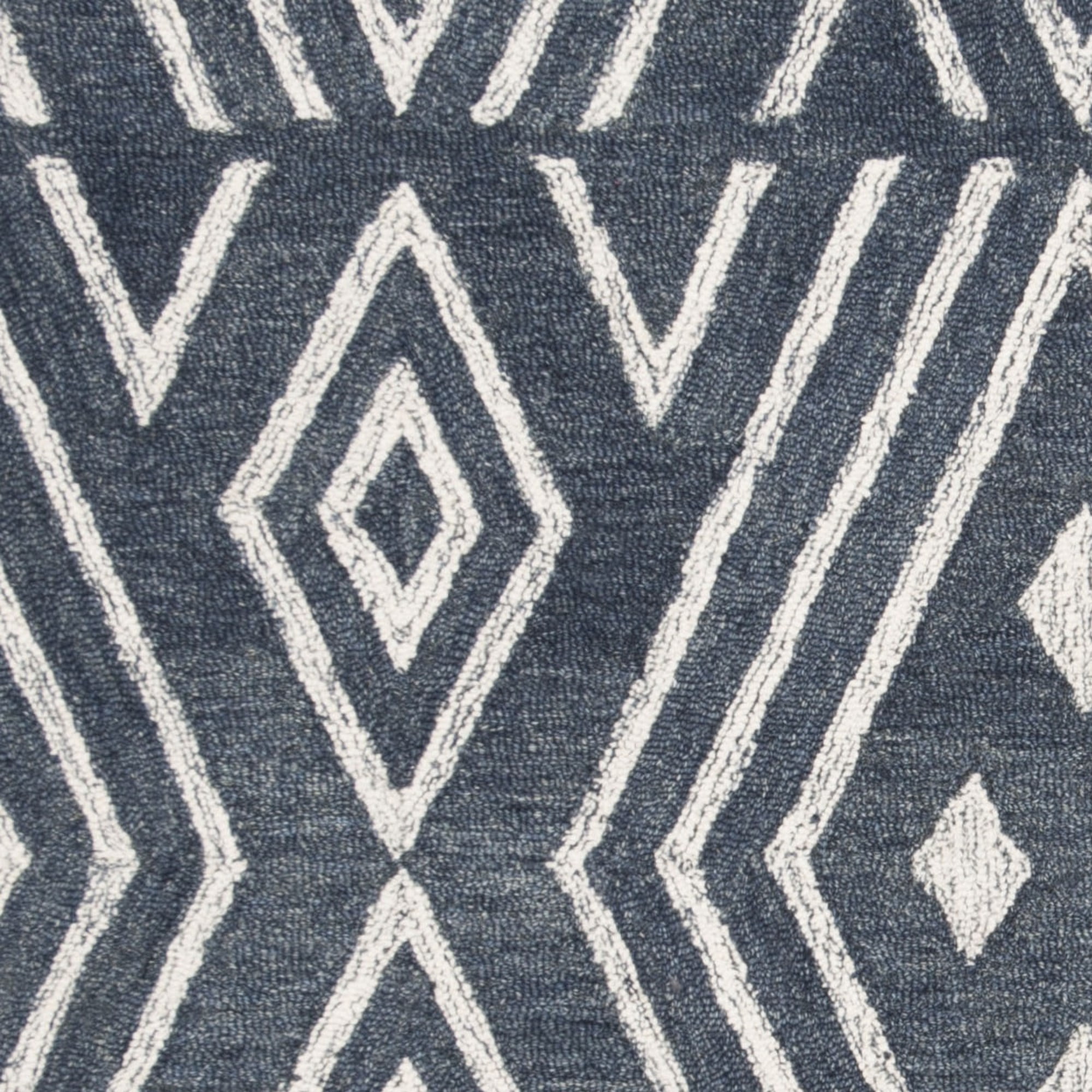 SAFAVIEH Micro-Loop Orlando Geometric Diamonds Runner Rug, Navy/Blue, 2'3" x 7'