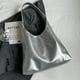 thumbnail image 3 of 9157 Bolso Mano Pu Brillante Gran Capacidad Bolso Hombro para Axilas (plateado), 3 of 5