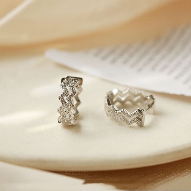 Pendientes de lujo de plata S925 para mujer con diamantes engastados y chapados en oro Pendientes versátiles y hebilla de pendientes simples
