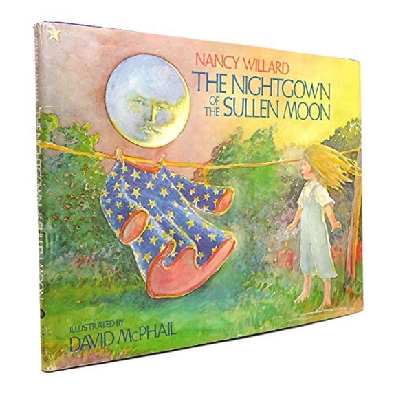 Pre-Owned The Nightgown of the Sullen Moon (Hardcover)