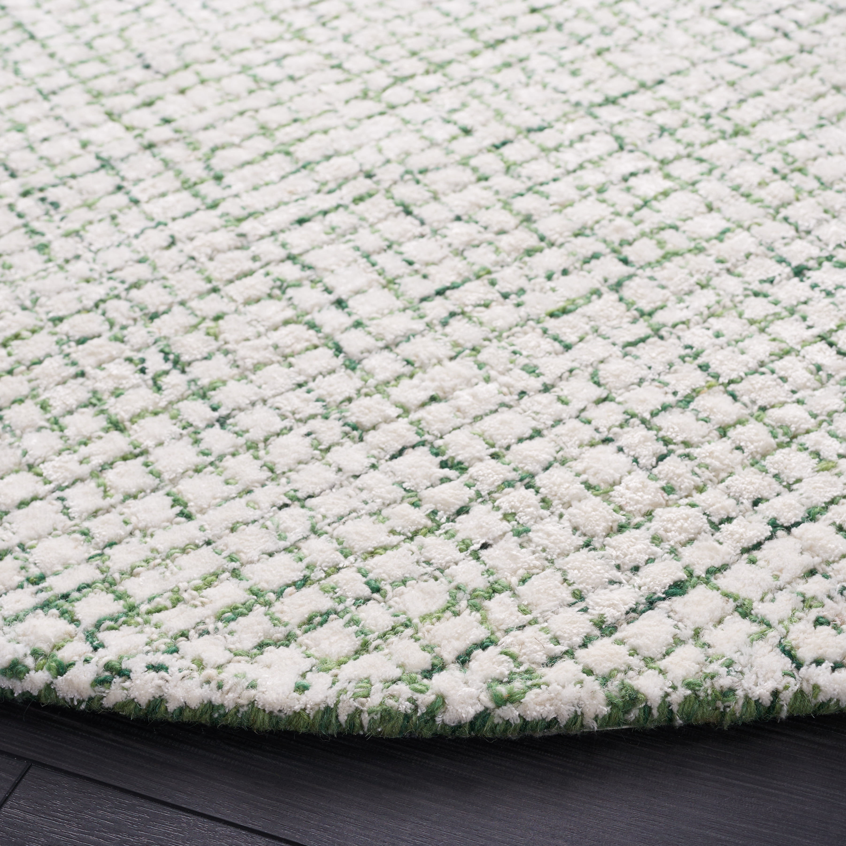 SAFAVIEH Abstract Dalia Geometric Area Rug, Ivory/Green, 4' x 4' Round
