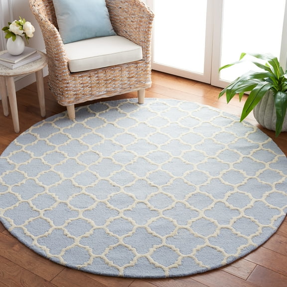 SAFAVIEH Cambridge Leonard Geometric Wool Area Rug, Light Blue/Ivory, 6' x 6' Round