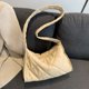 thumbnail image 4 of Bolso bandolera acolchado para mujer bolso de hombro suave y acolchado bolso de invierno para niñas de gran capacidad, 4 of 9