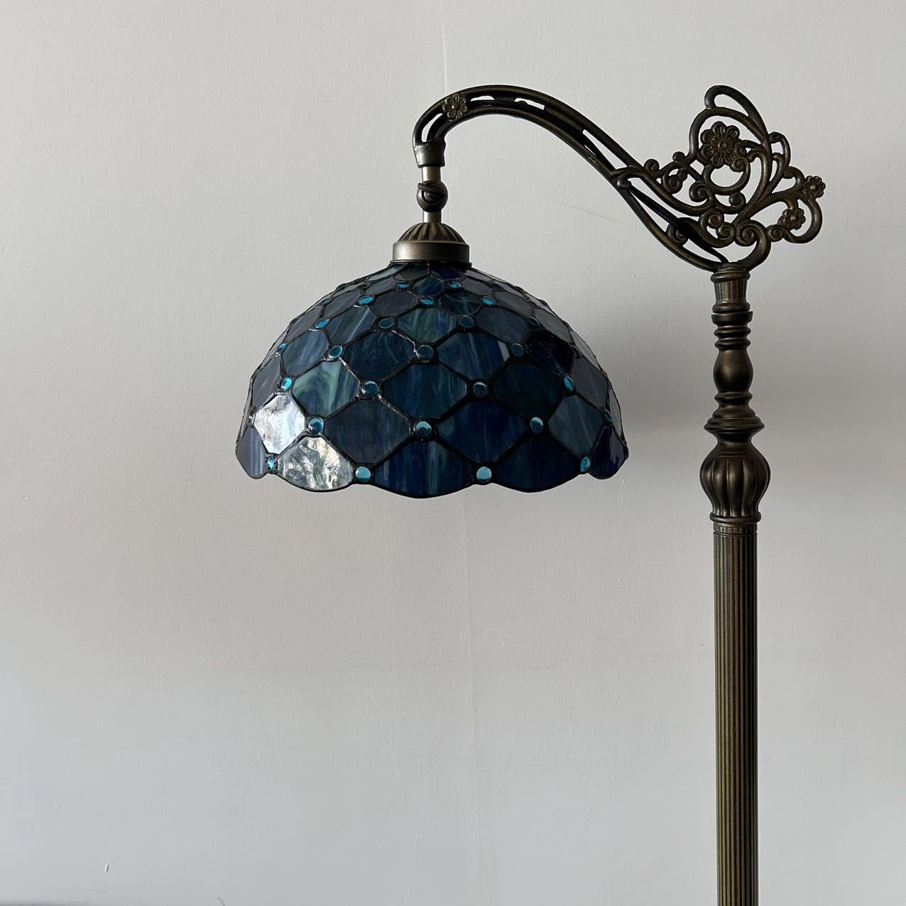 Enjoy Décor Lamps Tiffany 63-Inch 1-Light Bronze Gooseneck Adjustable Corner Standing Reading LED Floor Lamp with Stained Glass Bowl
