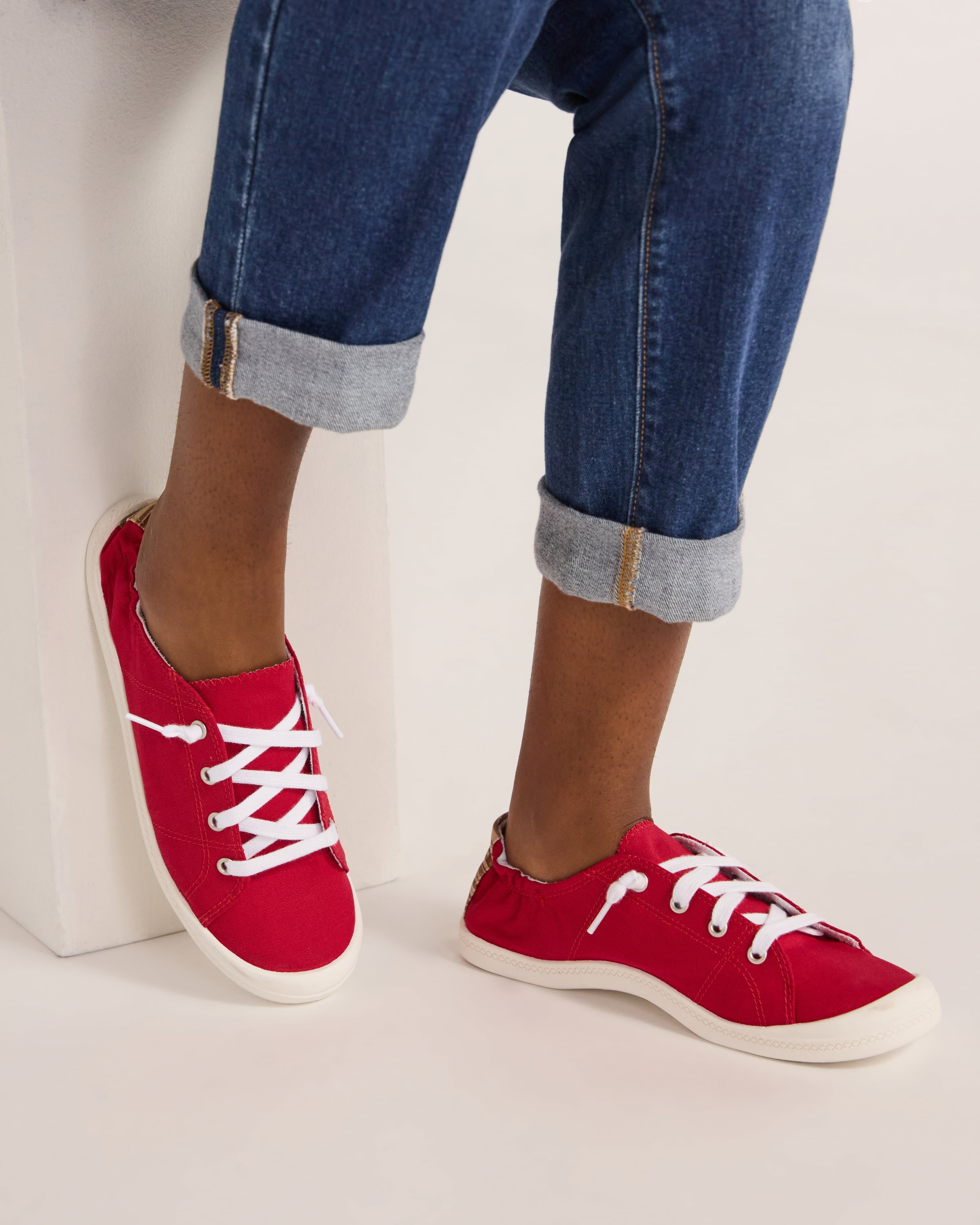 Time and Tru Women's Scrunch Back Slip On Sneakers, Sizes 7-12, Wide Width Available