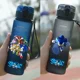 thumbnail image 4 of Botella de agua Sonic The Hedgehog de 560 ml para niños, de plástico, de gran capacidad, portátil, color negro, azul, rojo y verde, 4 of 5