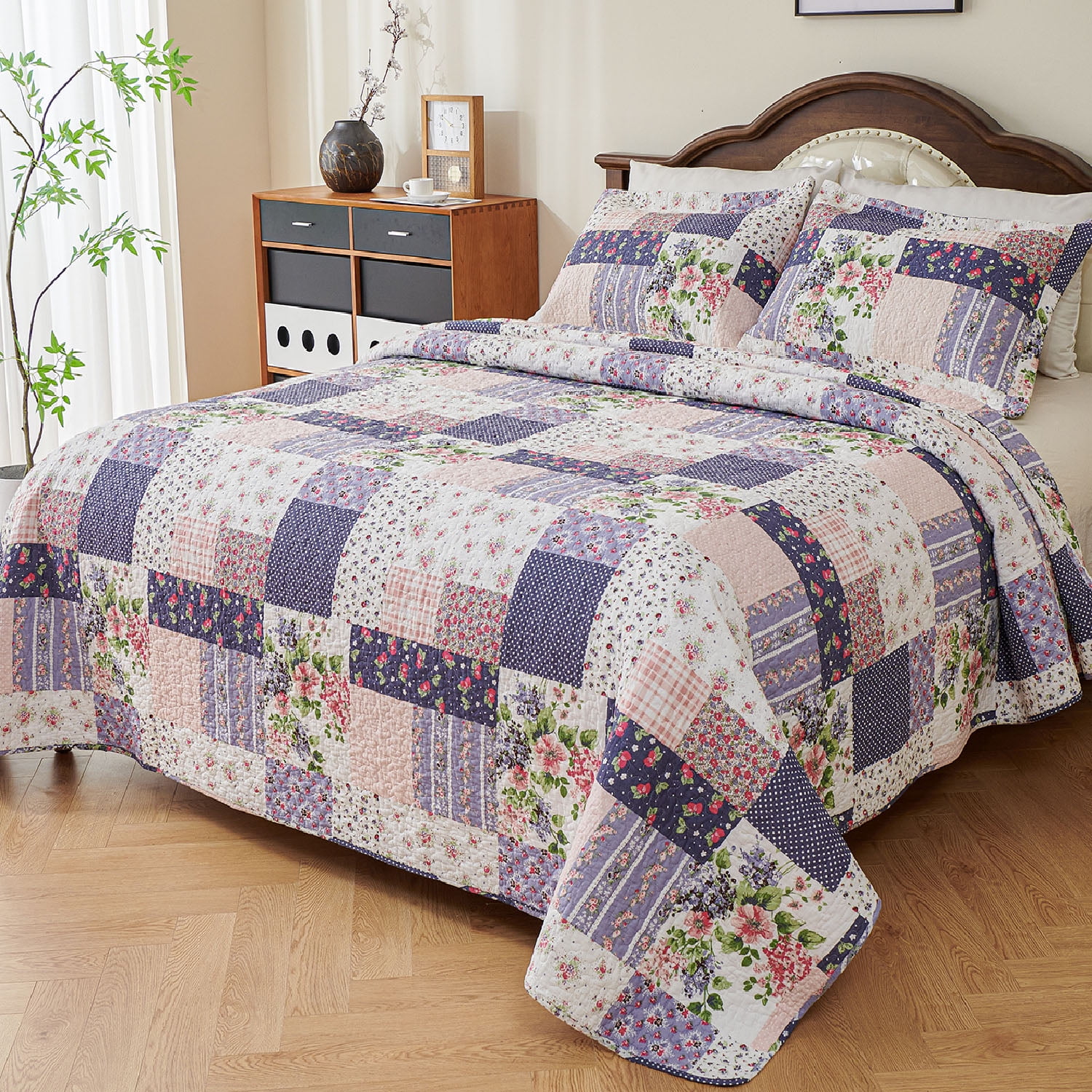 Evenhug Quilts 3-Piece Square Multi-Color Floral Patchwork King Quilt Set With 2 Shams
