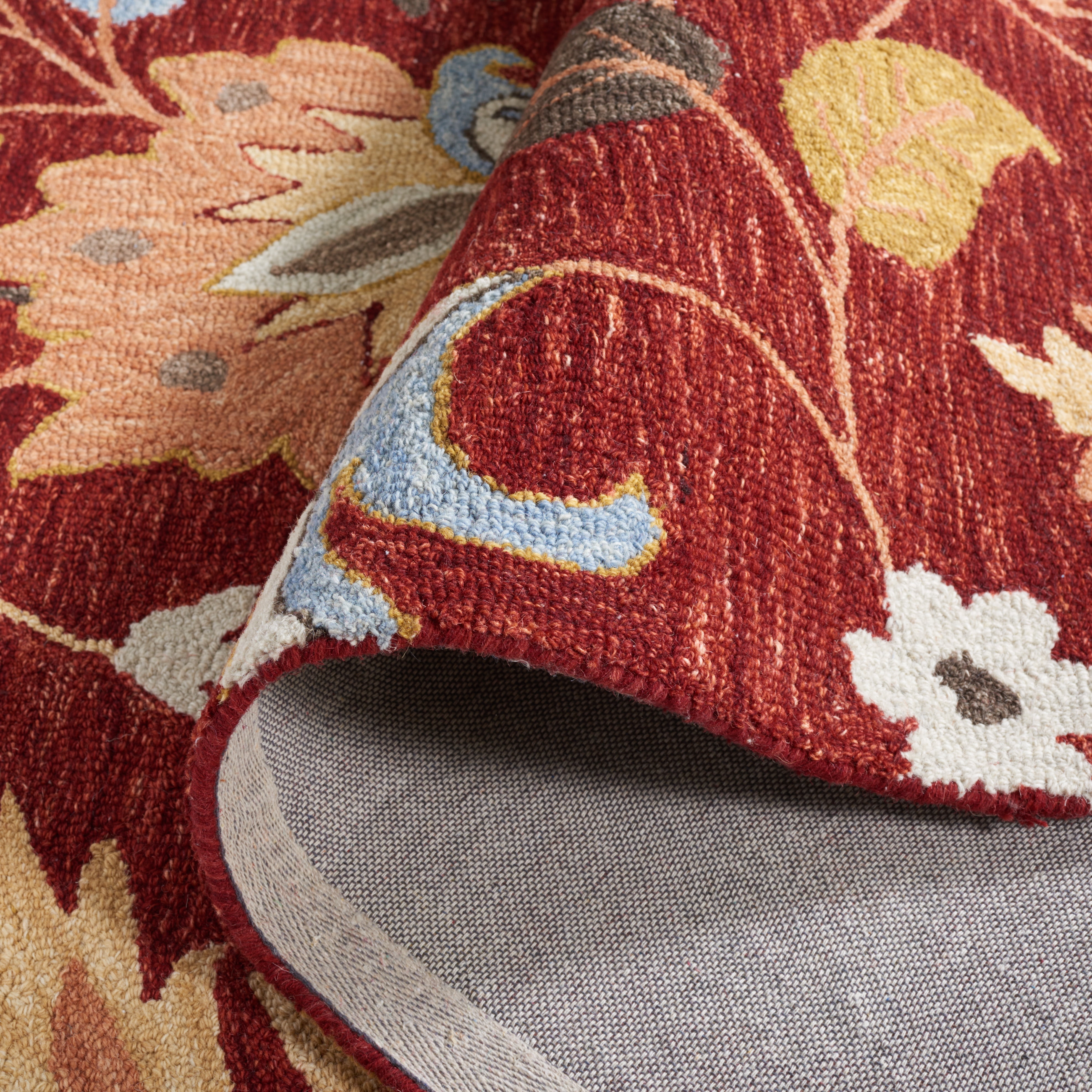 SAFAVIEH Jardin Jimmy Floral Area Rug, Red/Orange, 6' x 6' Square