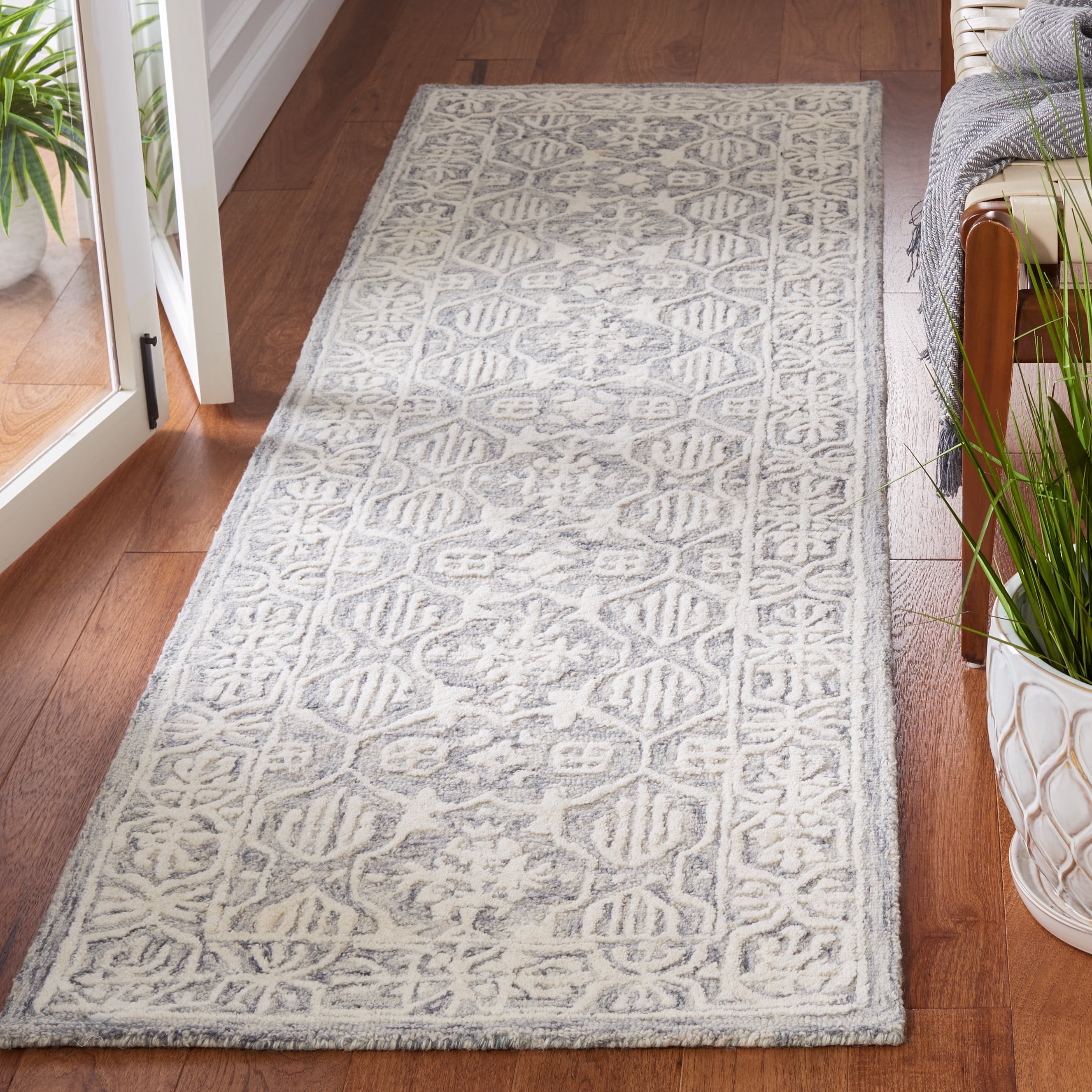 SAFAVIEH Metro Lorenzo Medallion Runner Rug, Grey/Ivory, 2'3" x 8'