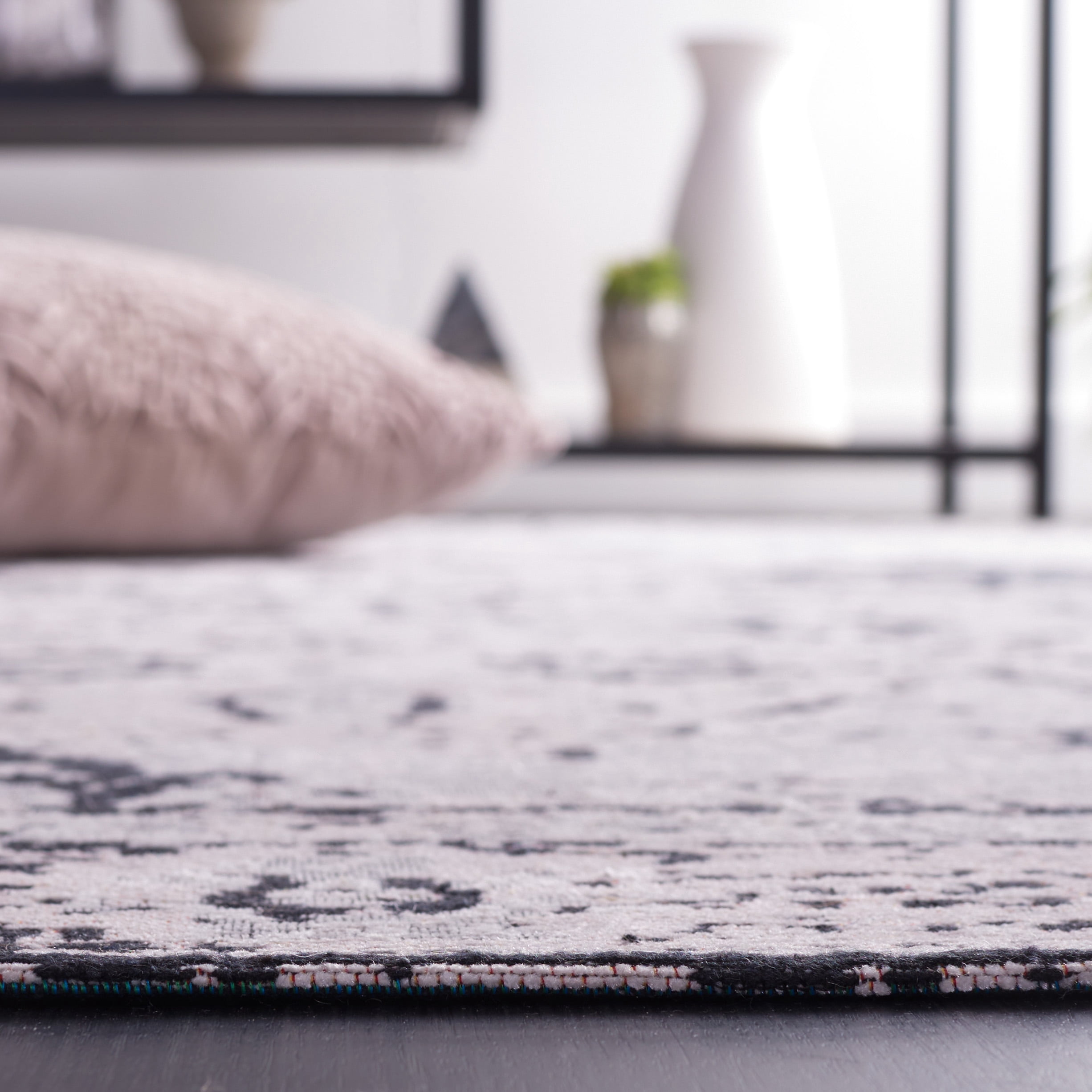 Safavieh Easy Care Deonne Oriental Machine Washable Area Rug, Pink/Gray, 4' x 6'