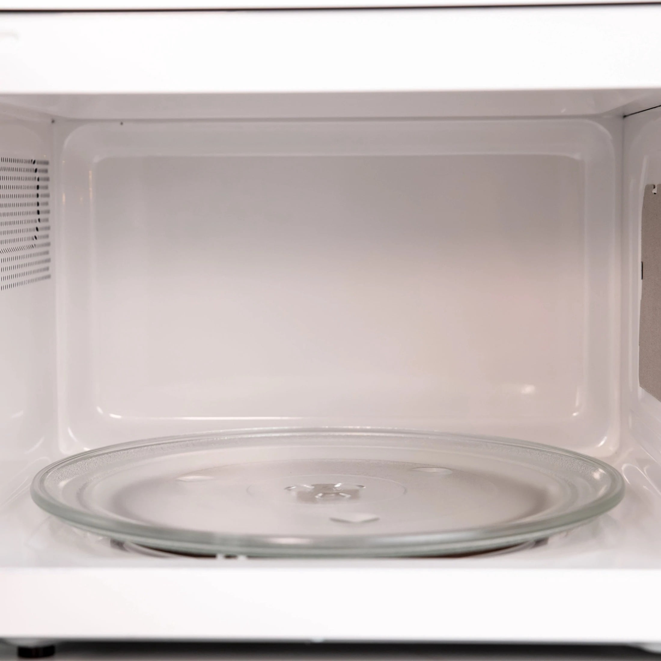 Avanti 1.1CF 1000W Black with Stainless Steel Front Microwave - 1 Each