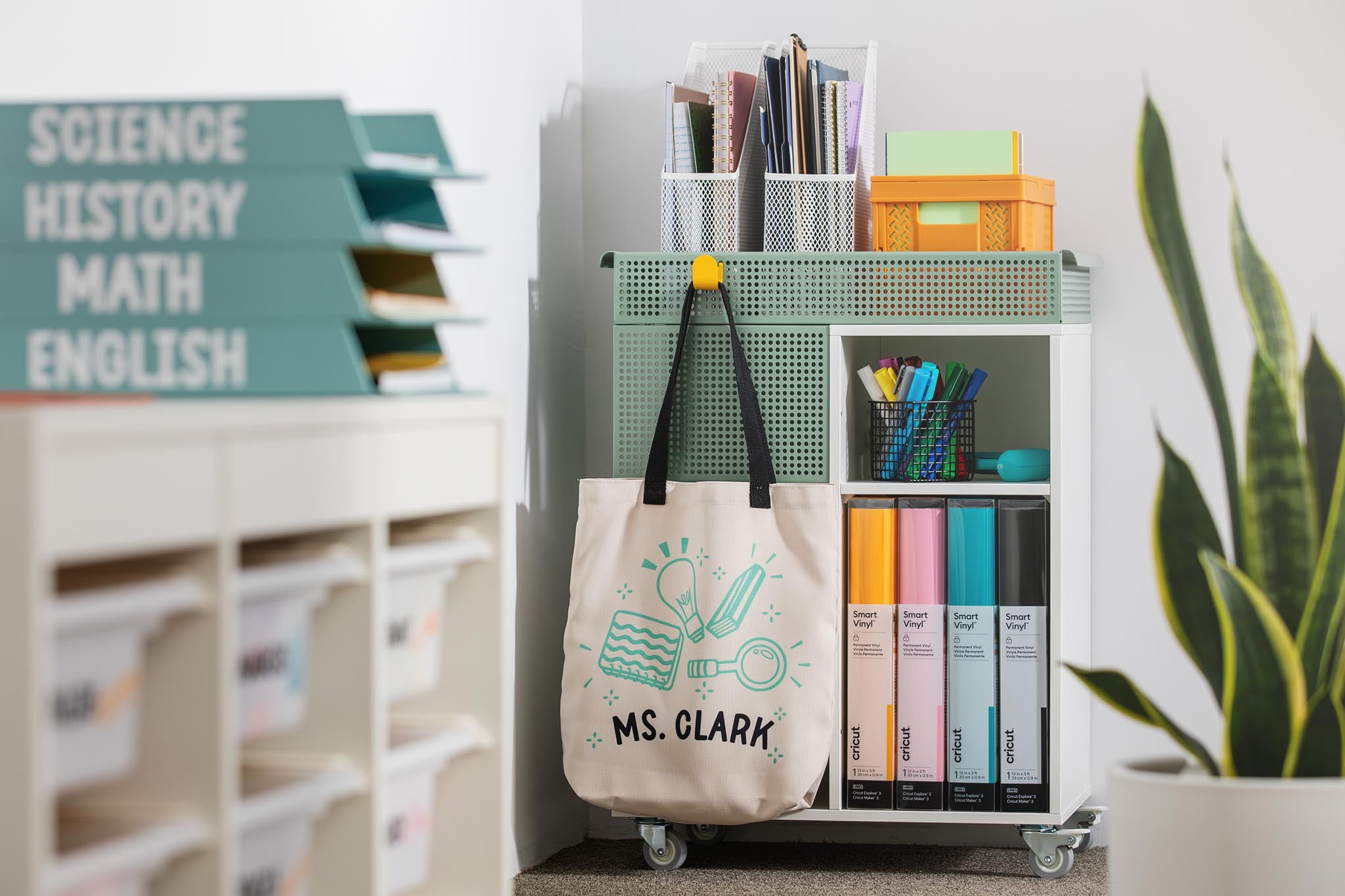 Cricut Maker 3 Machine with Vinyl and IronOn Bundle  (图3)