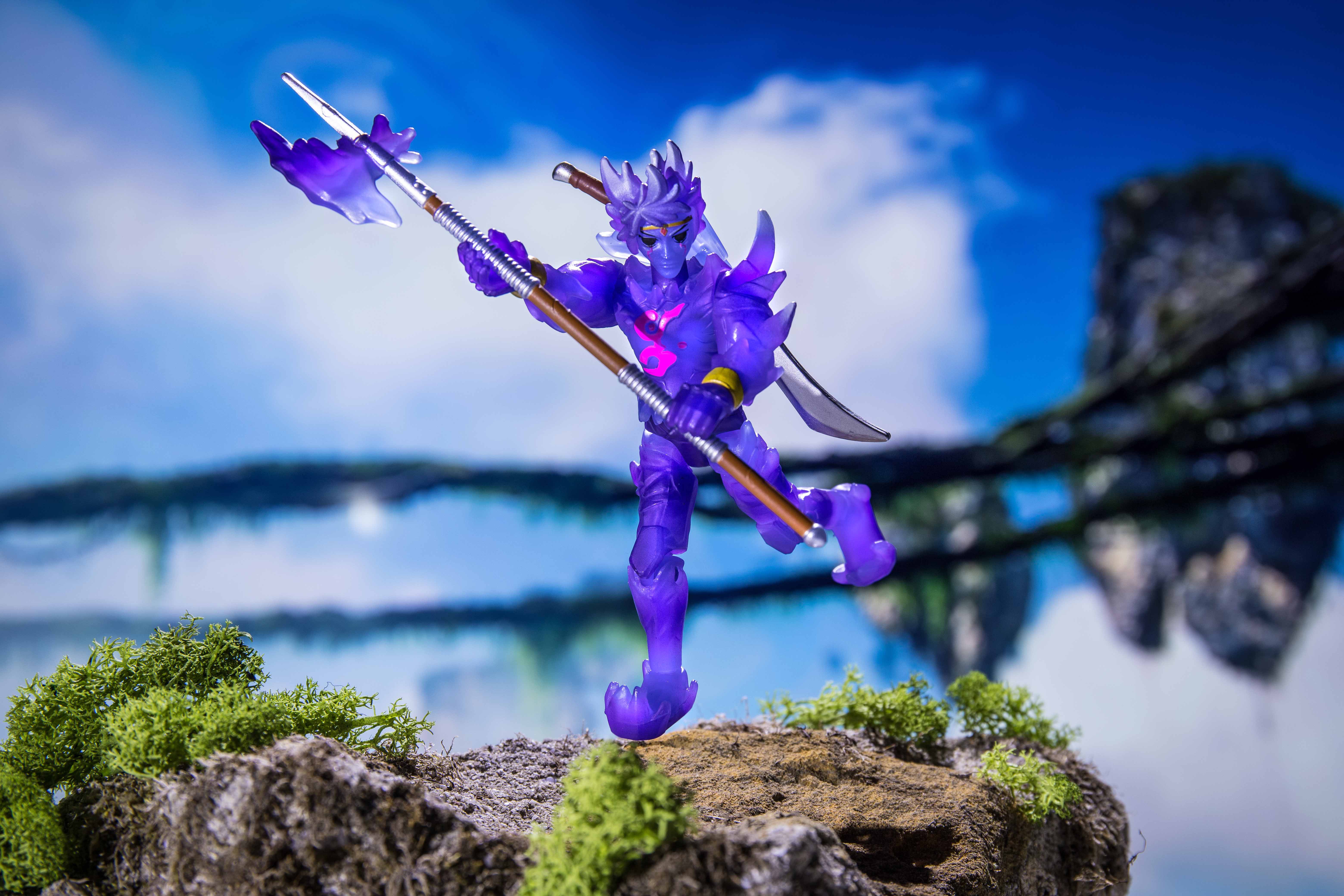 Crystello the Crystal God Roblox Action Figure 4