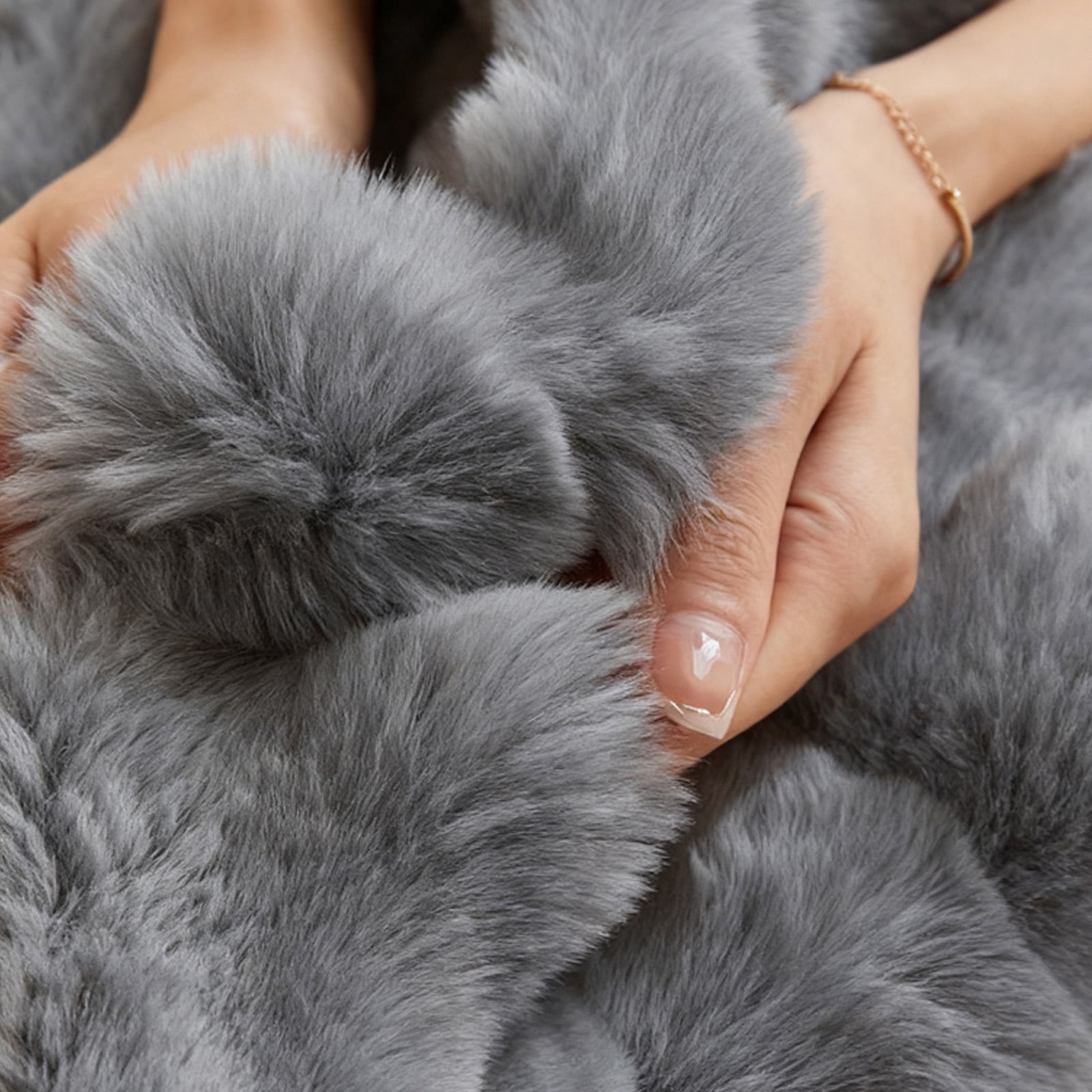 Sanmadrola Pillow Covers 18x18 Fluffy Faux Rabbit Fur Decorative Throw Pillows Case, Shaggy Decorative Cushion Covers for Sofa, Bedroom, Living Room, Cozy Home Décor, Set of 2