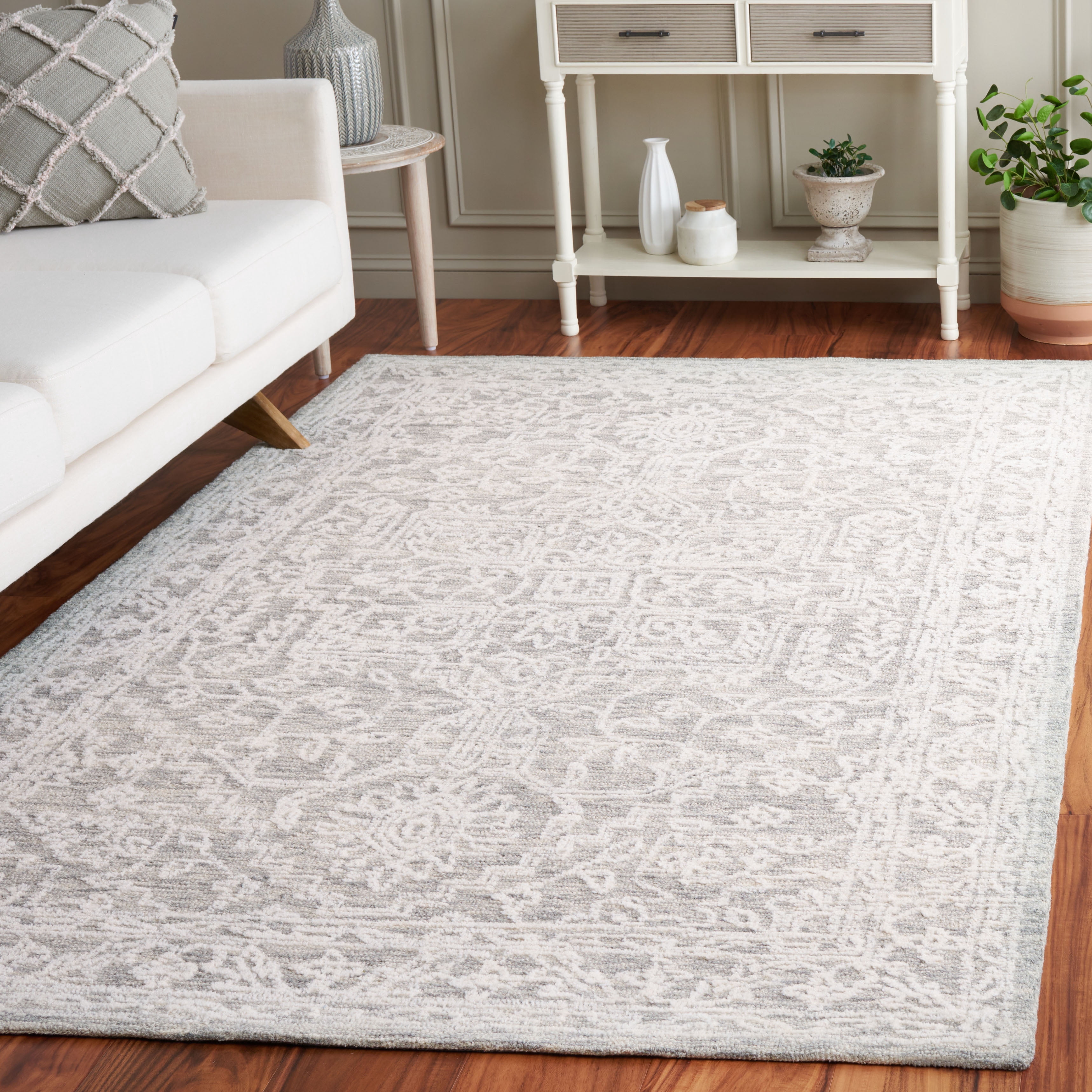 SAFAVIEH Ebony Ainslee Traditional Area Rug, Ivory/Grey, 8' x 10'