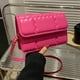 thumbnail image 5 of Bolso bandolera de cuero artificial Tide, bolso cuadrado pequeño y sencillo, bolso de hombro portátil de moda, color rojo rosa, 5 of 5