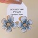 thumbnail image 1 of Pendientes de flor de mariposa de cristal azul degradado con aguja plateada, pendientes de verano pequeños y frescos con temperamento, pendientes dulces de moda, 1 of 6