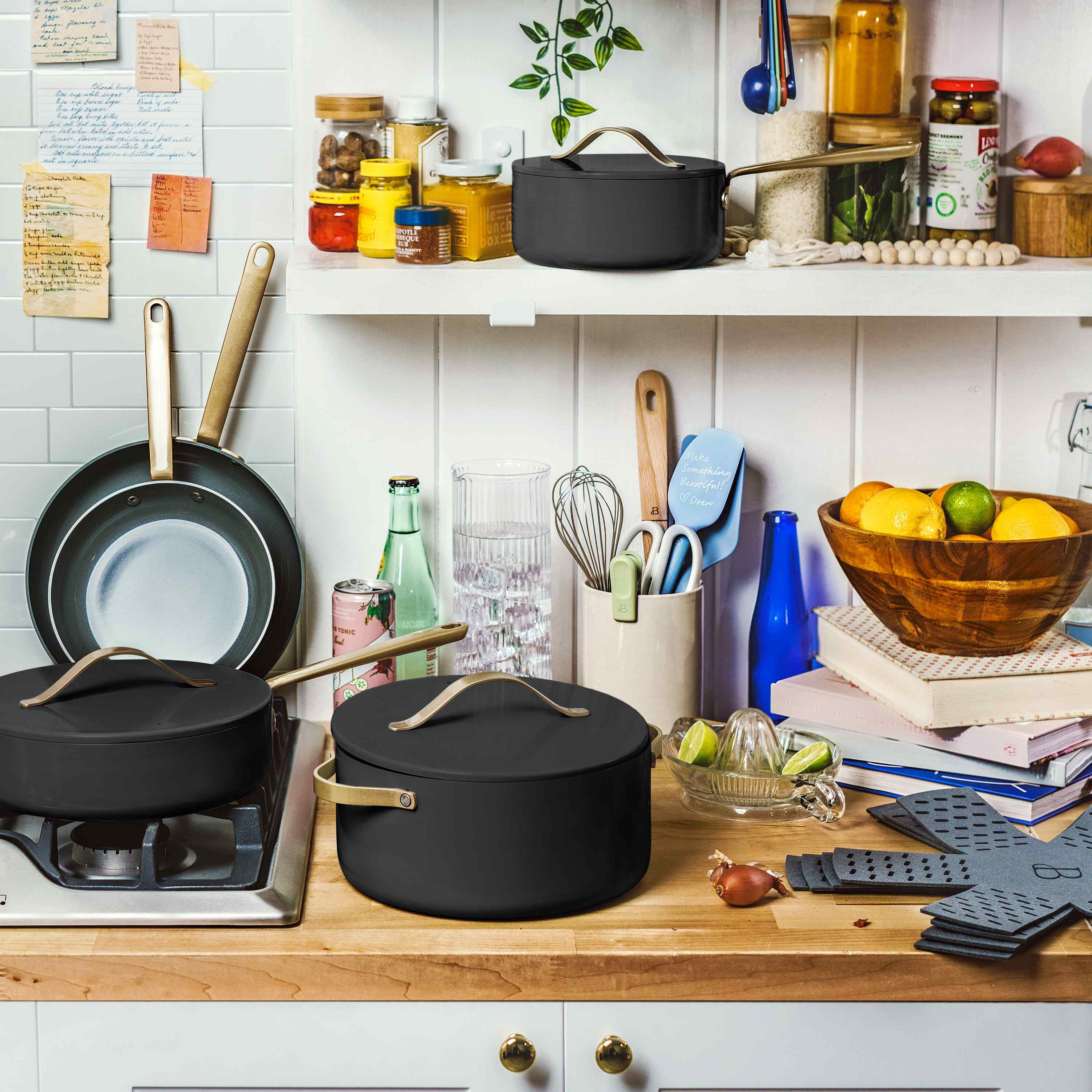 SereneLife 11 Piece Kitchenware Pots & Pans Set – Basic Kitchen Cookware,  Black Non-Stick Coating Inside, Heat Resistant Lacquer (Grey)