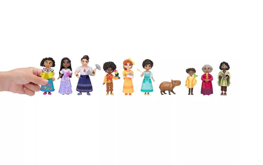 Disney Encanto Ultimate Madrigal Family Gift Set