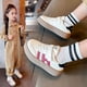 thumbnail image 5 of Zapatillas de deporte para niñas, primavera y otoño, estilo coreano, zapatillas retro para niños, zapatos casuales para niños medianos y grandes, zapatos blancos para niños, 5 of 6