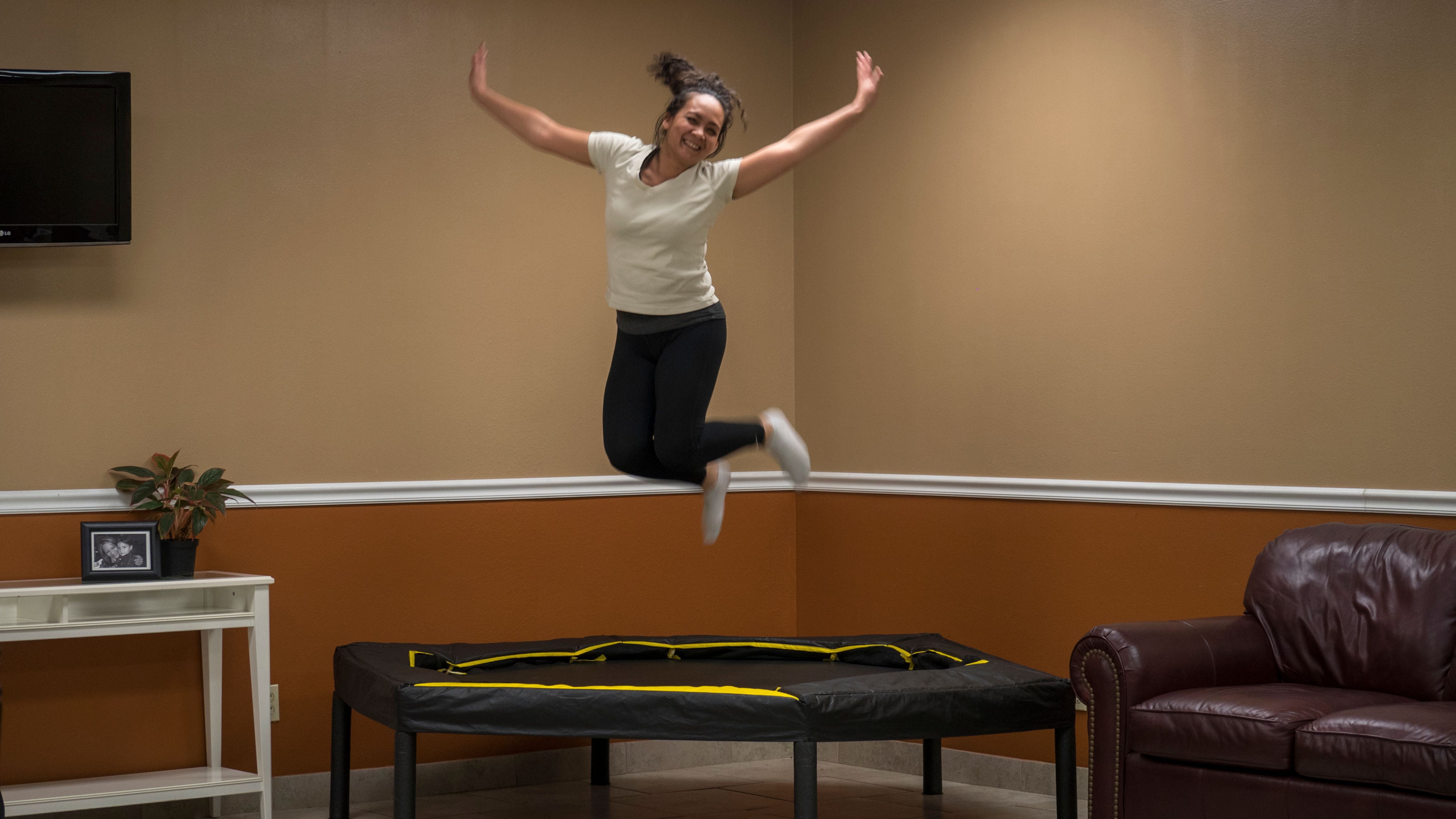 JumpKing 7.5-Foot Trampoline, with Enclosure, Black/Yellow