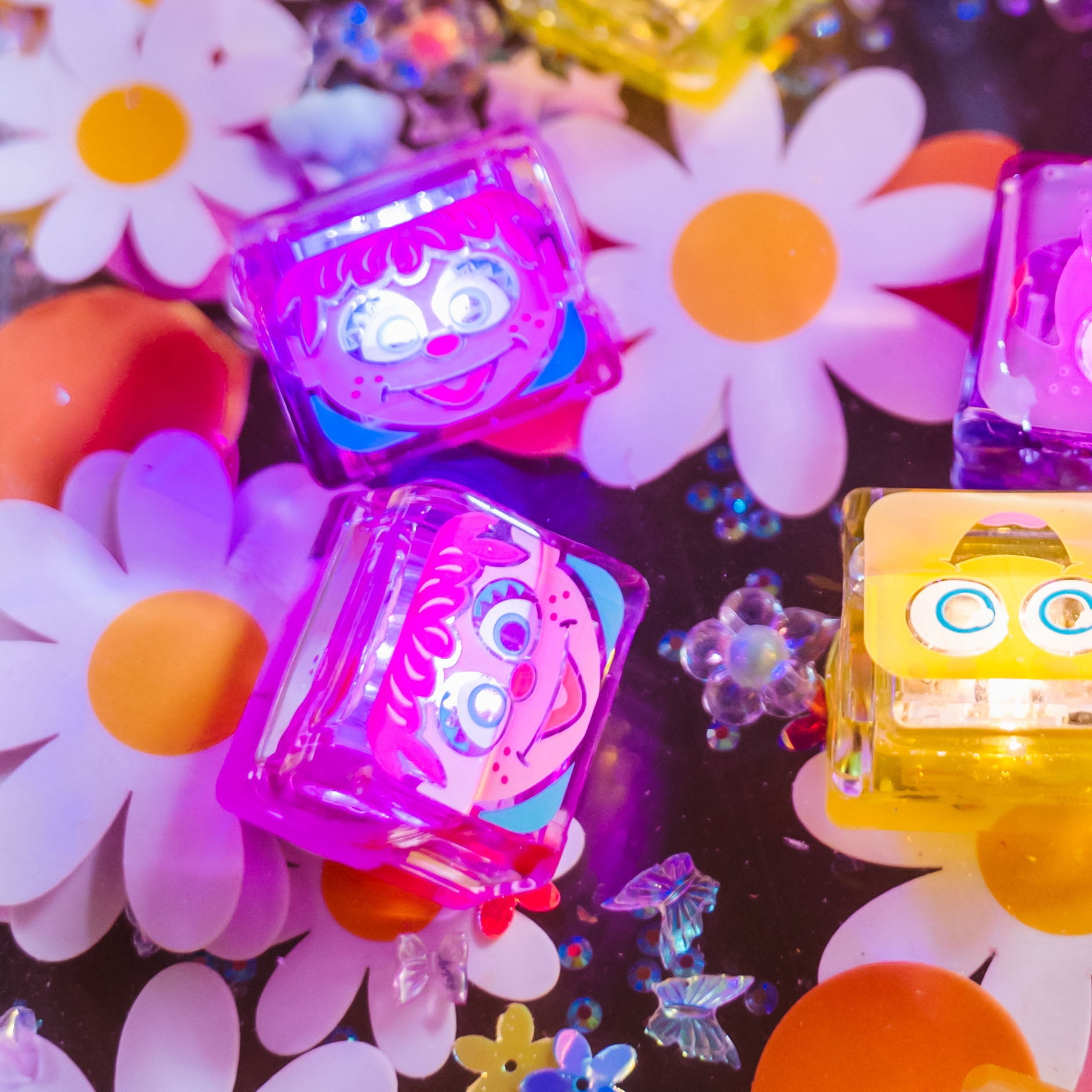 Glo Pals - Abby Cadabby - Sesame Street water activated Light-Up Cubes