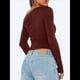thumbnail image 4 of Blusa Informal de Larga con Cuello y Hombros Descubiertos para Mujer, Ajustada, para Salir, Estilo Y2K Vino Tinto S, 4 of 7