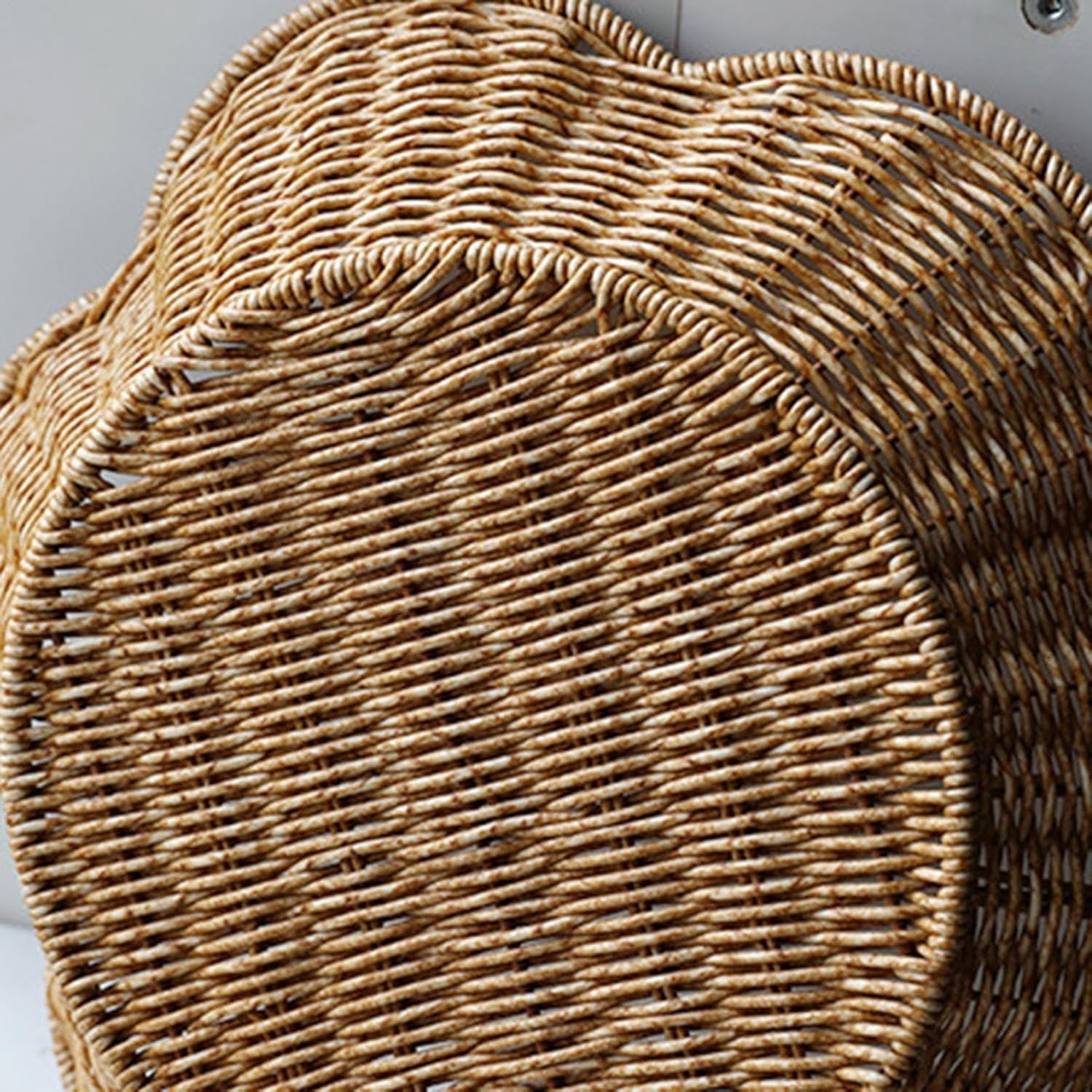 QZS 1 Pack Shallow Scalloped Basket,Reusable Handmade Decorative Woven Baskets for Restaurant,11.4x2.4In Portabel Tabletop Tray for Kitchen