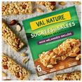 thumbnail image 5 of Nature Valley Granola Bars, Sweet and Salty Nut, Roasted Mixed Nut, 6 Bars, 210g, 5 of 9
