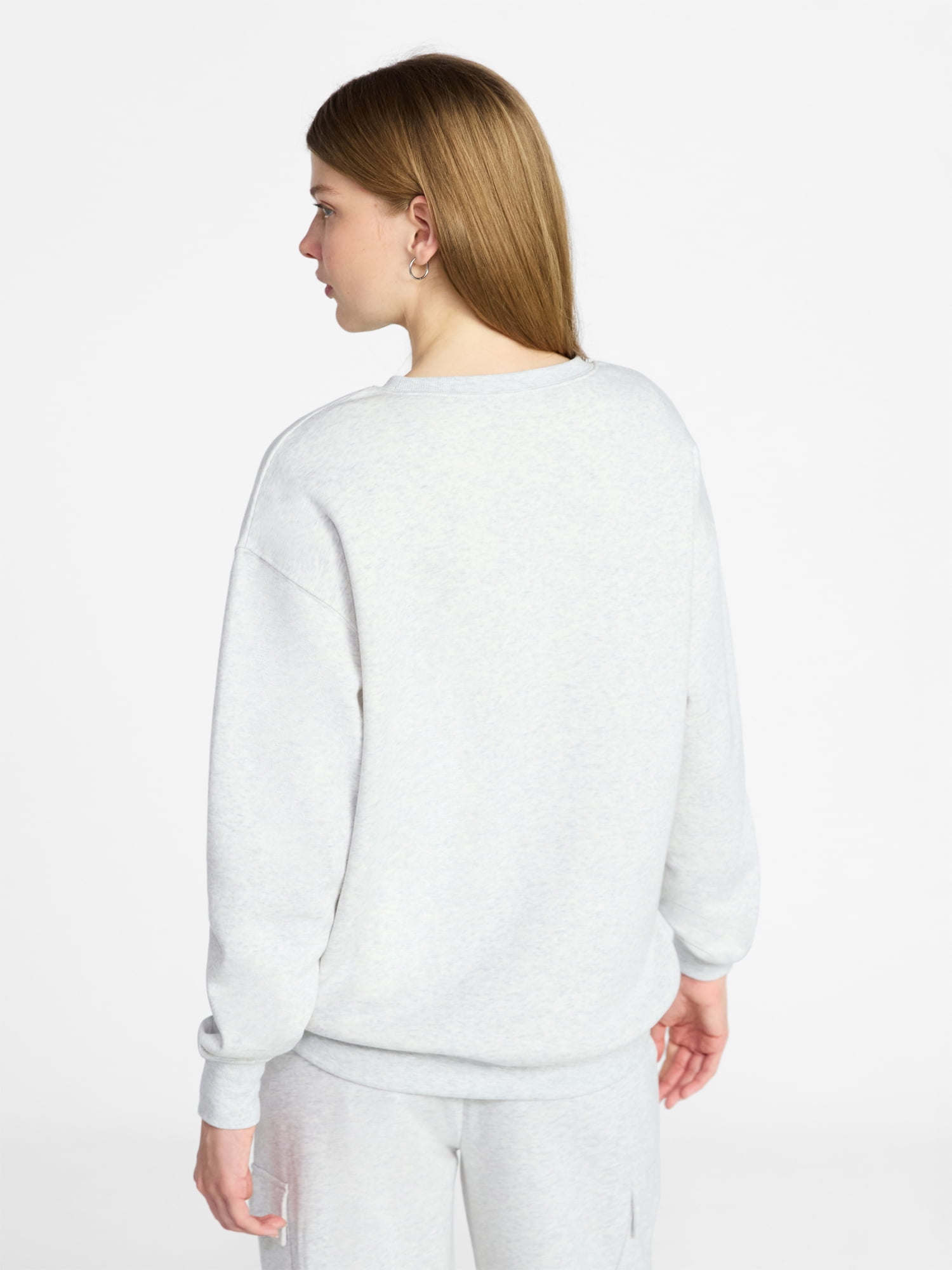 No Boundaries Oversized Fleece Sweatshirt with Long Sleeves, Women's Sizes XXS-4X