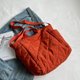 thumbnail image 4 of Bolso de mano acolchado para mujer, bolso de mano tipo hobo, ligero, con relleno, de nailon, tipo bandolera, 4 of 6