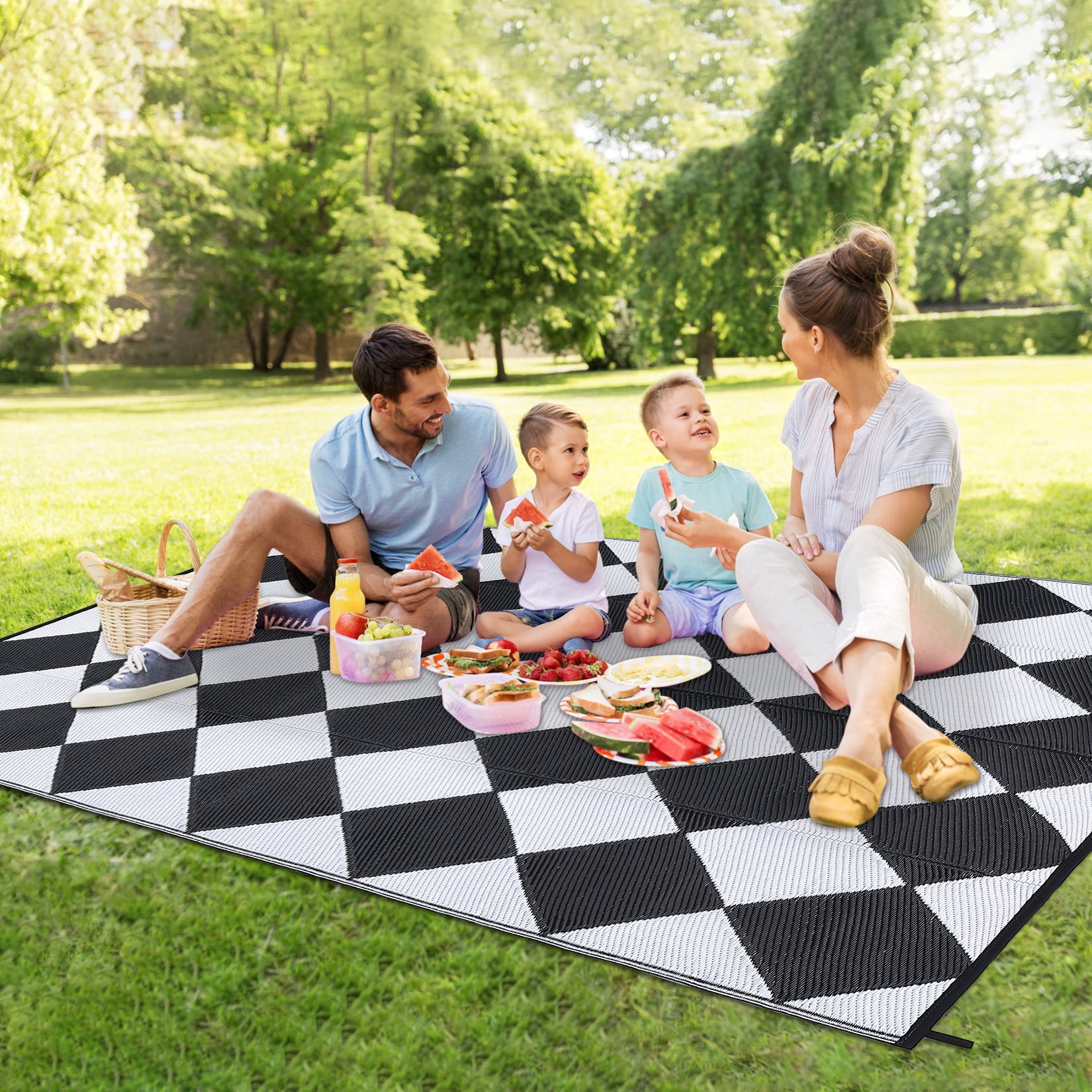 HOMERRY Geometric Plaid Outdoor Rug Straw Plastic Area Rug for Balcony Pool RV Waterproof Reversible Carpet, Black/White, 9'x 18'