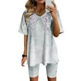 thumbnail image 2 of Blouses pour Femmes Ensembles d'Été Décontractés 2 Pcs avec Manches Courtes Col en V et Shorts Imprimés, 2 of 5