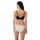 thumbnail image 2 of Brasier Liso para Mujer - PLAYTEX - Side Smoothing - Espalda en U - Soporte Cómodo - Modelo 52118 - Estilo Moldeador - Color Negro - Talla 34B, 2 of 4