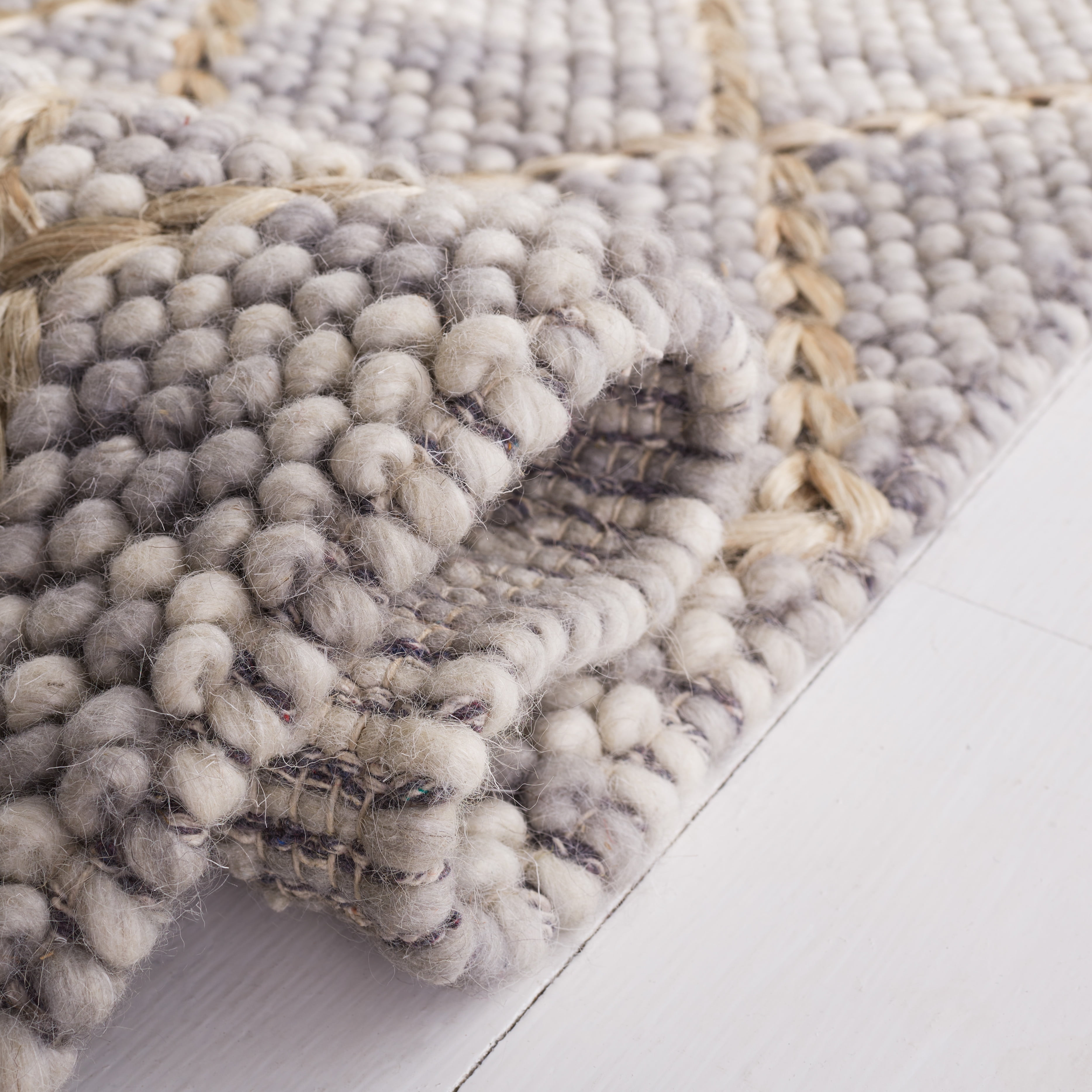 SAFAVIEH Natura Glenn Diamond Runner Rug, Light Grey/Natural, 2'3" x 13'