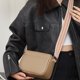thumbnail image 1 of Bolso para teléfono móvil para mujer, bolso de viaje informal con cremallera, versátil y sencillo (caqui), 1 of 7