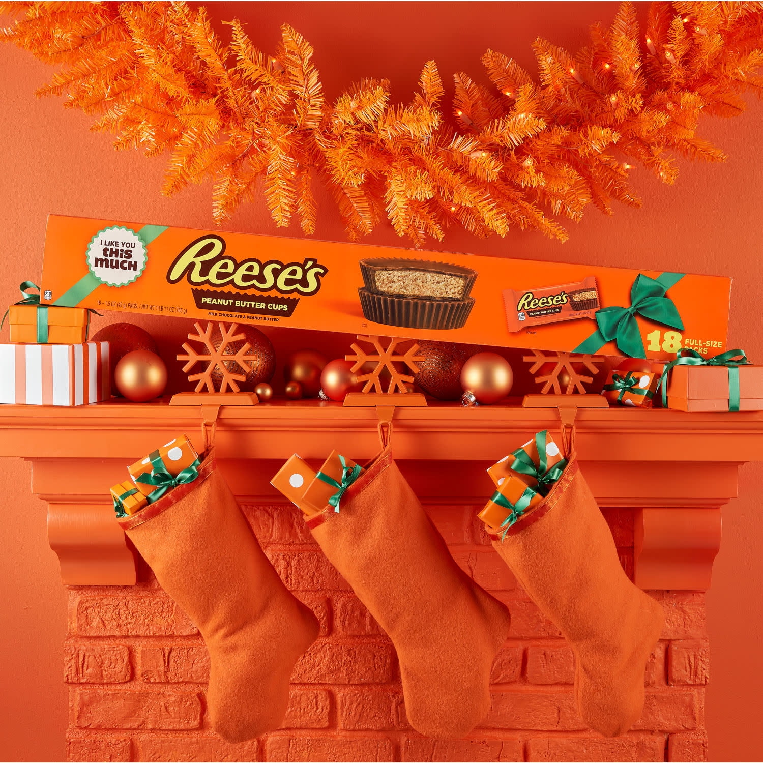 (2 pack) REESE'S Milk Chocolate Peanut Butter Cups, Christmas Candy Packs, 1.5 oz (18 Count)